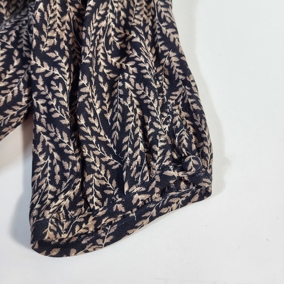 Aritzia Talula Tie Up Patterned Lined Blouse - Picture 6 of 10